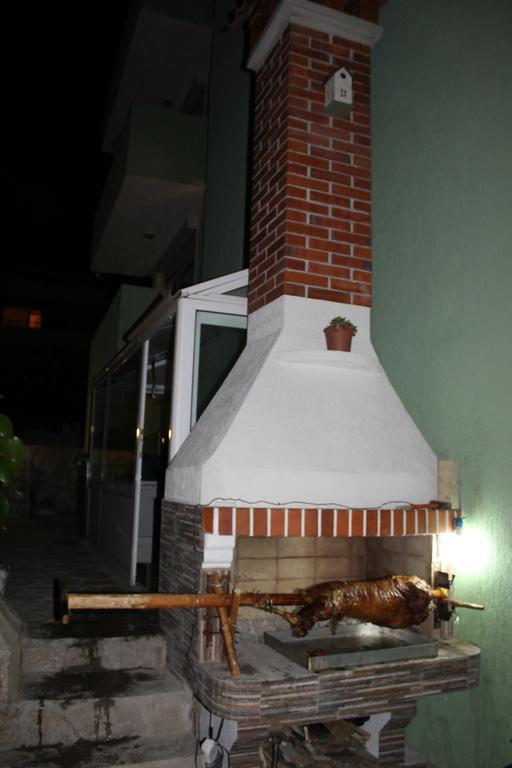 Семеен Хотел Идън Sveti Vlas Exterior foto