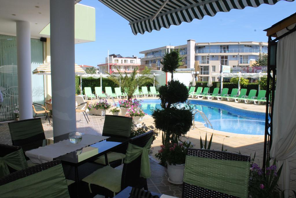 Семеен Хотел Идън Sveti Vlas Exterior foto